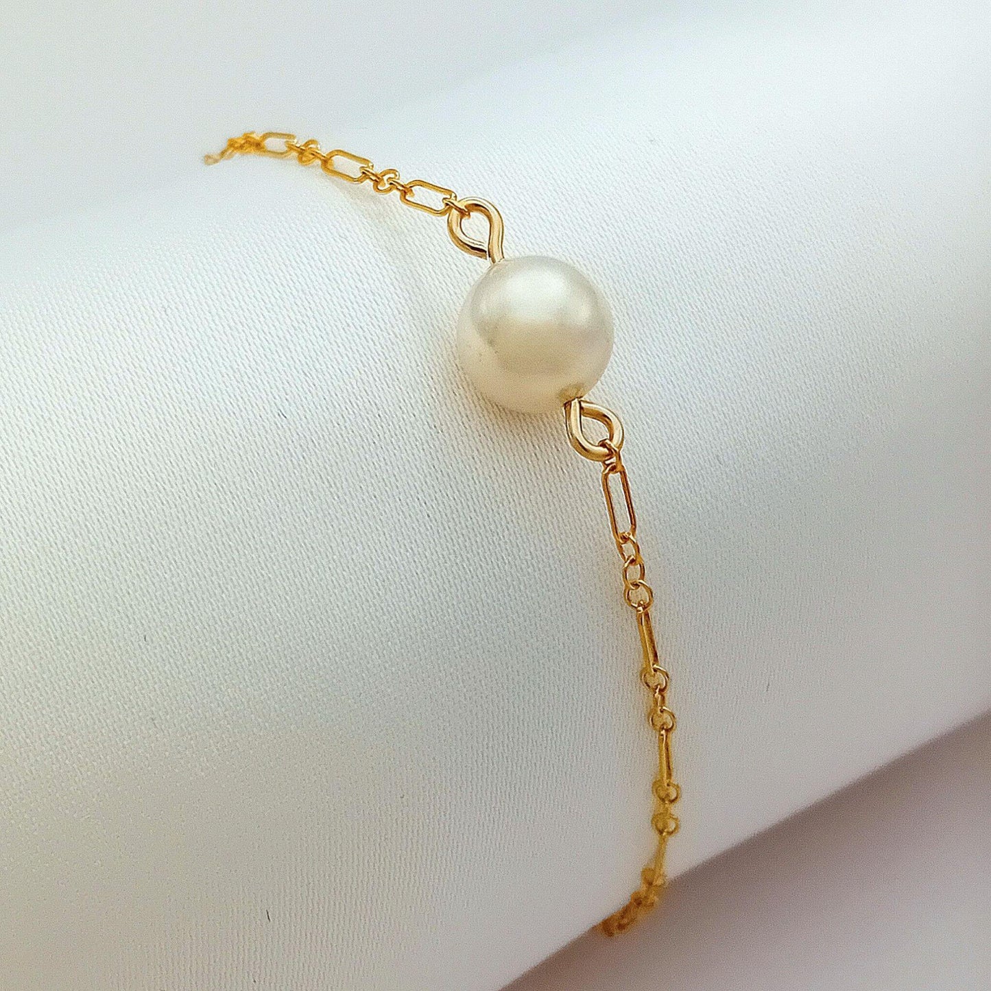 Ivory Pearl Gold Bracelet